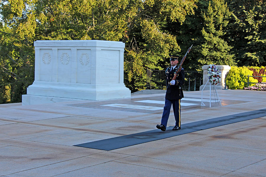 Guarding The Tomb Of The Unknowns Photograph by Cora Wandel