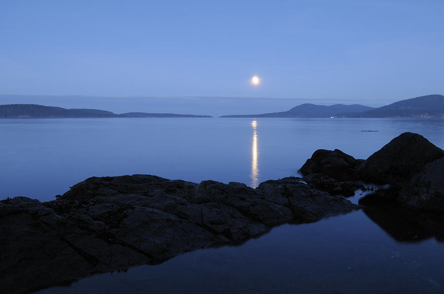 Gulf Islands Moonrise Photograph by Kevin Oke