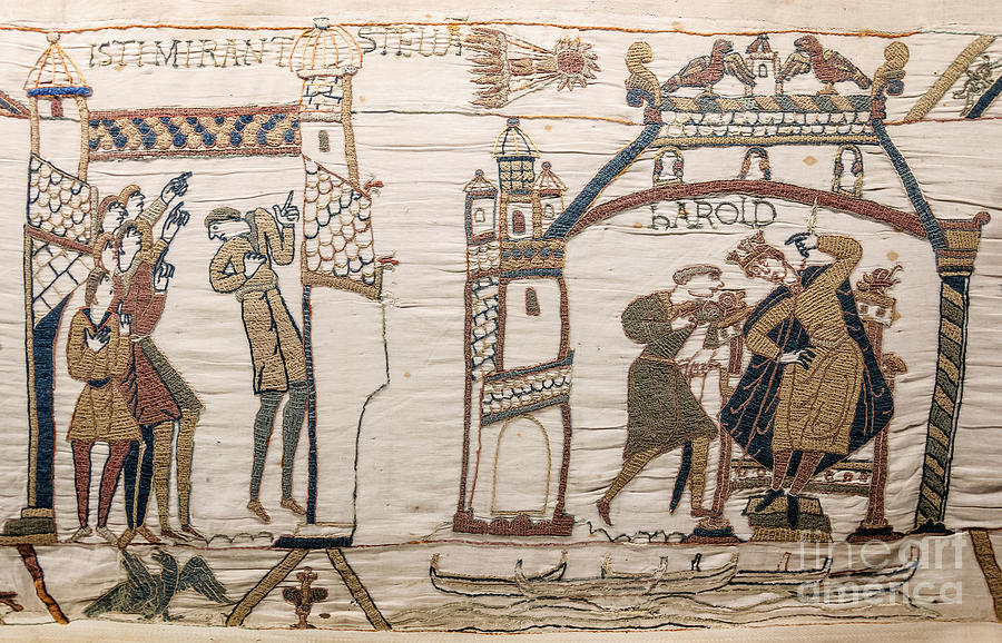 Halleys Comet Of 1066, Bayeux Tapestry Photograph by Science Source