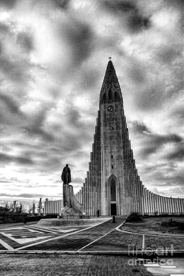 Hallgrims Kirkja Iceland Photograph by Rick Bragan