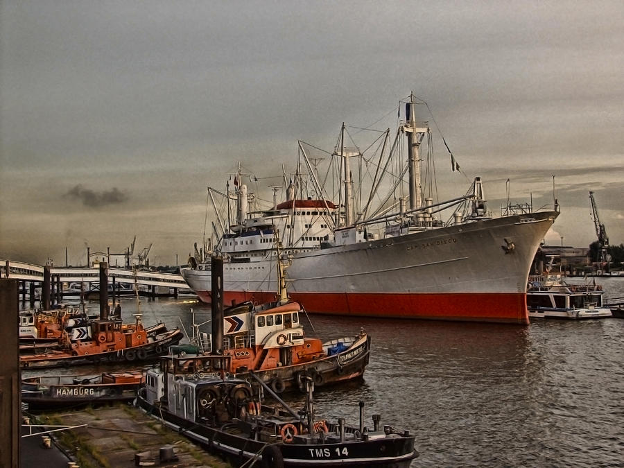 Hamburg Harbor Photograph by Joachim G Pinkawa