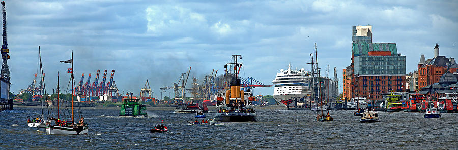 Boat Photograph - Hamburg by Leopold Brix