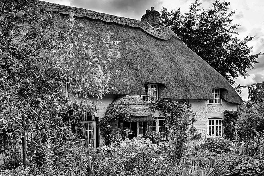 Hampshire Thatched Cottages 10 Photograph by Shirley Mitchell