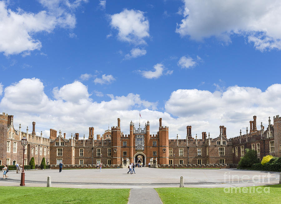 Hampton Court Palace 2 Photograph by Ian Dagnall