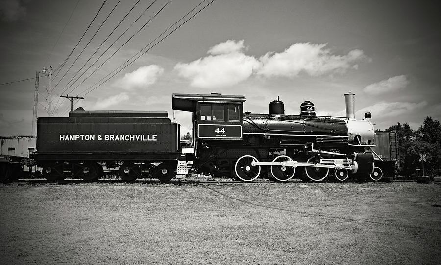 Hamton Branchville 4-6-0 #44 Side View 10 B W 1 Photograph
