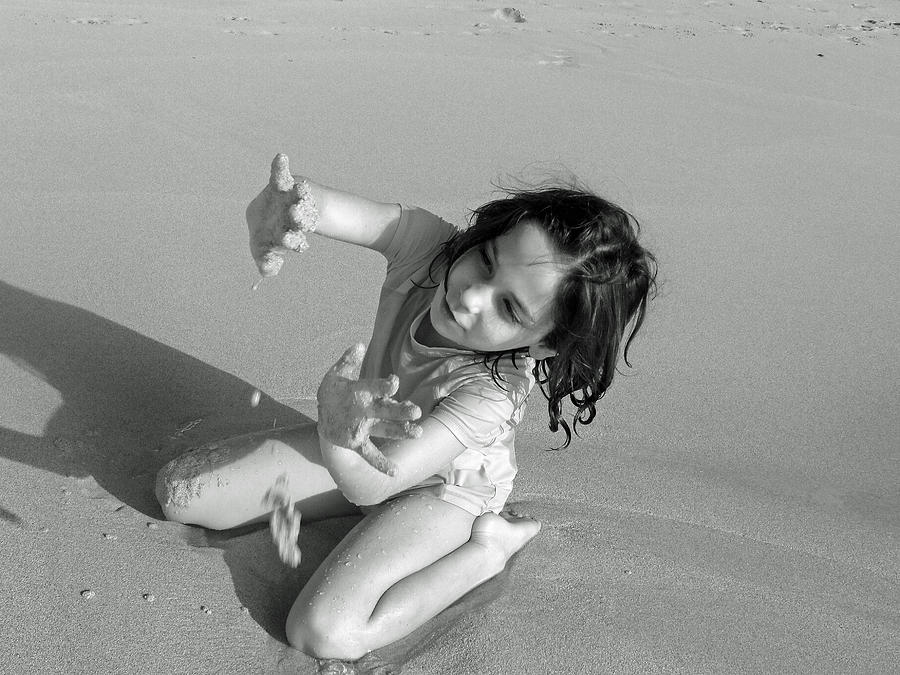 Hand play Photograph by Mafalda Cento