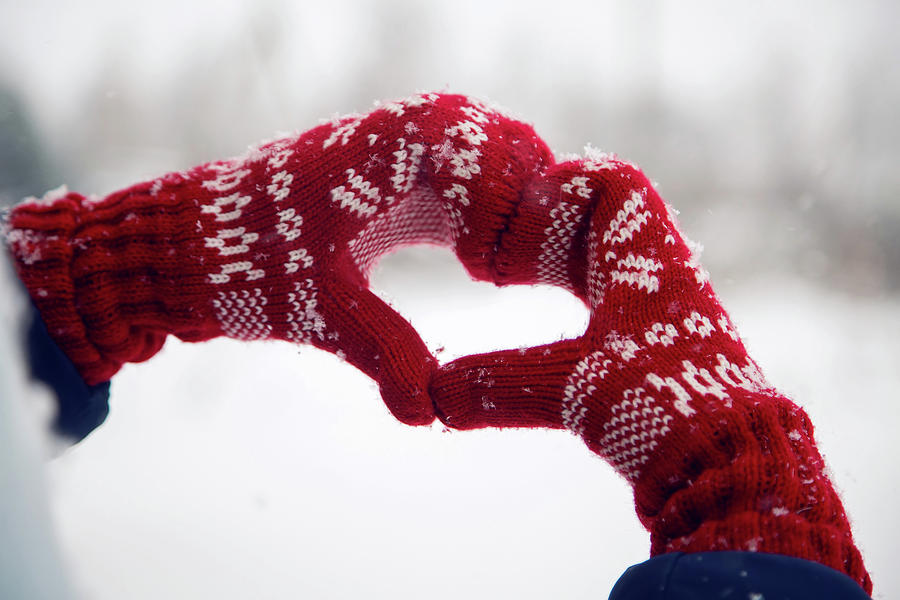 varm problem mytologi Hands In Red Mittens Folded Heart Photograph by Elena Saulich - Pixels