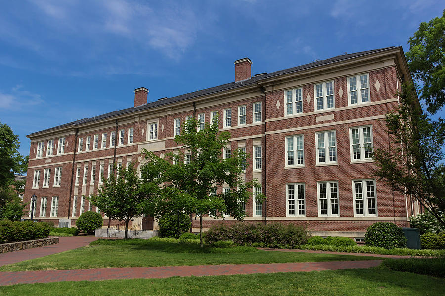 Hanes Hall At Unc-chapel Hill Photograph By Bryan Pollard - Fine Art 