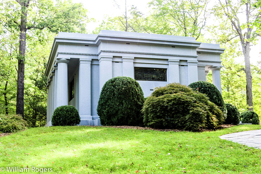 Harry and Leona Helmsley Mausoleum Photograph by William E