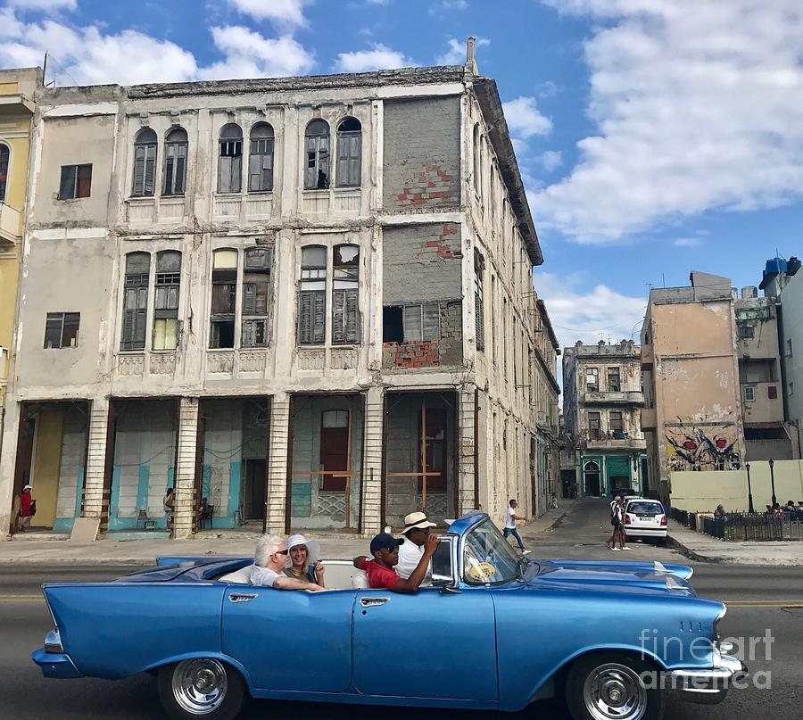 Havana Cruisin Photograph by Beth Saffer