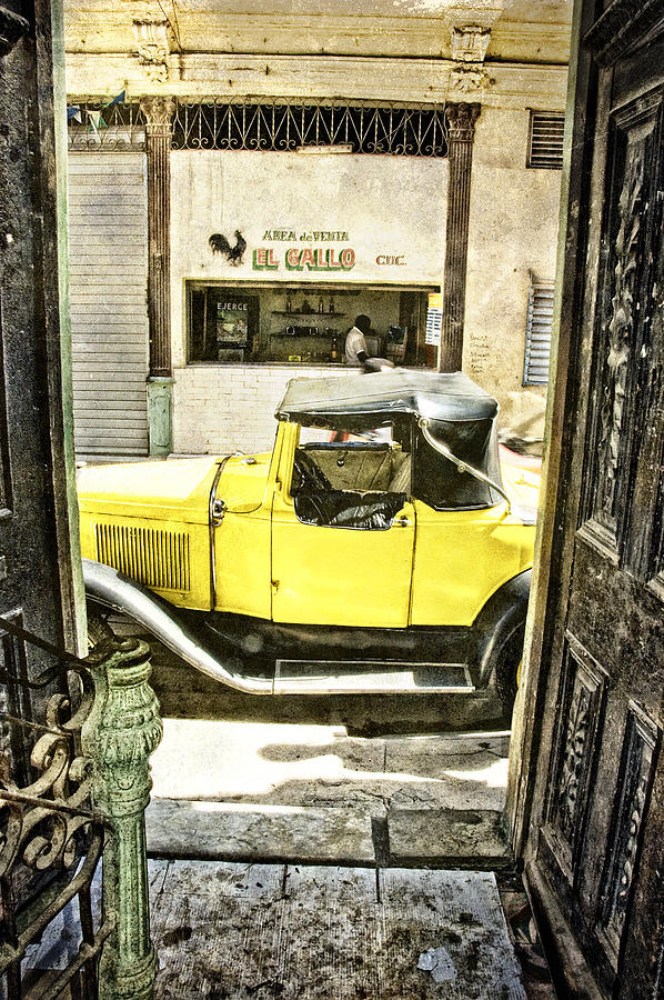 Havana Doorway Photograph by Claude LeTien