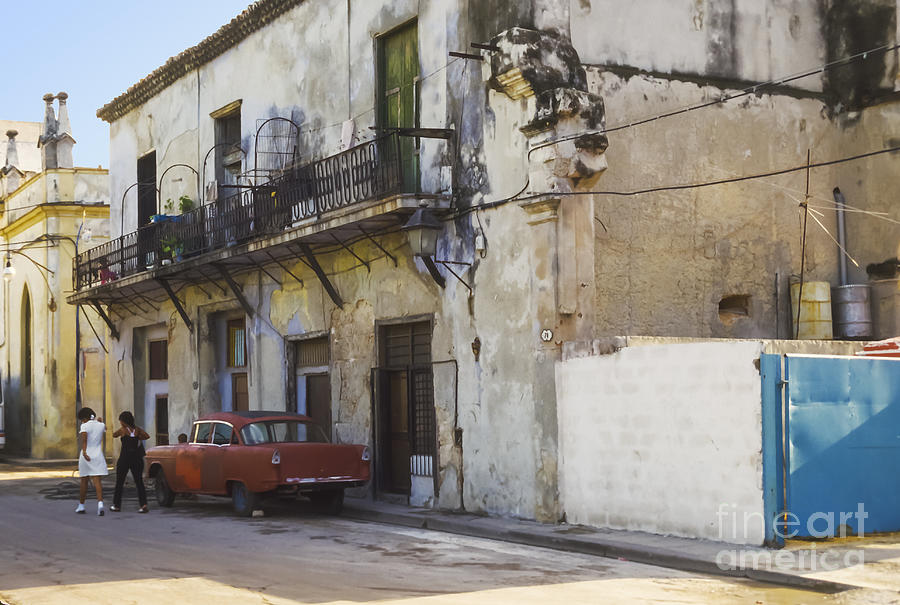 Architecture Photograph - Havana Streets by Bob Phillips