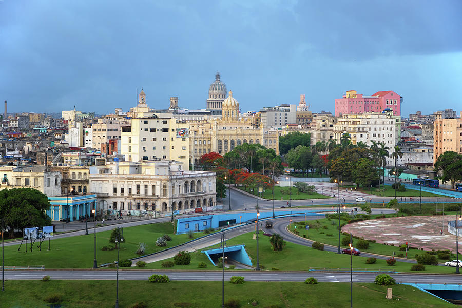 Havana Vieja Photograph by Arthur Dodd