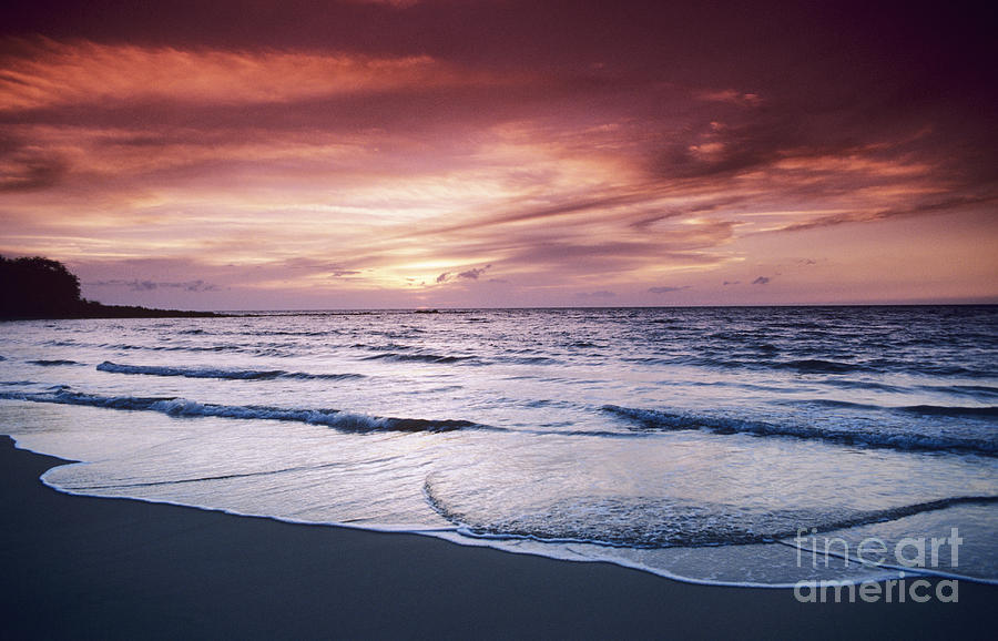 Hawaii Sunset Photograph by Greg Vaughn - Printscapes