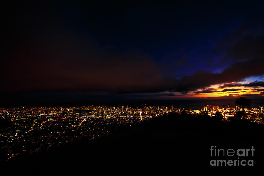 Hawaiian night Tantalus Lookout Photograph by Benny Marty