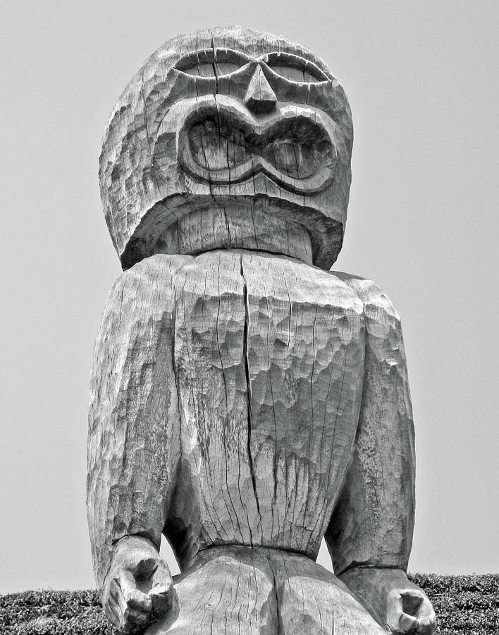 Hawaiian Statue No. 1-1 Photograph by Sandy Taylor