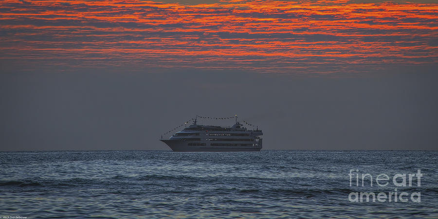 Hawaiian Sunset Cruise Photograph by Mitch Shindelbower