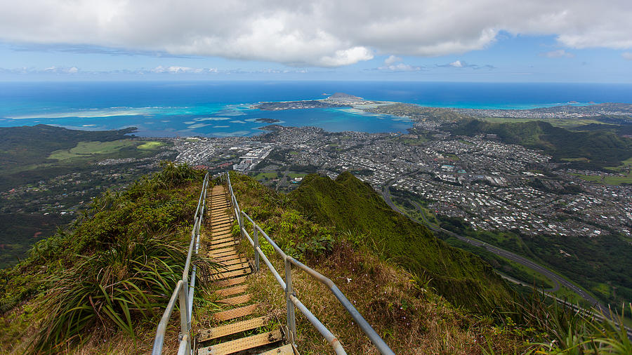 Nature Photograph - Hawaiis Haiku Stairs by Shaun Astor