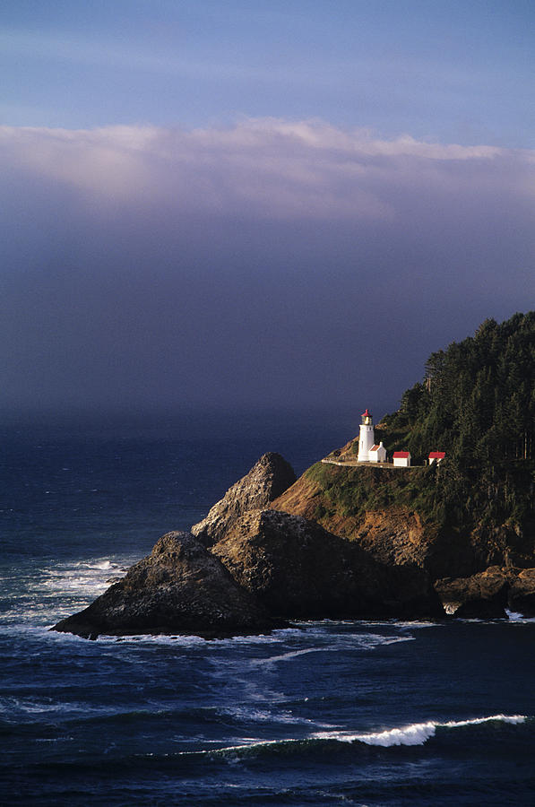 Heceta Head Lighthouse Photograph by Greg Vaughn - Printscapes