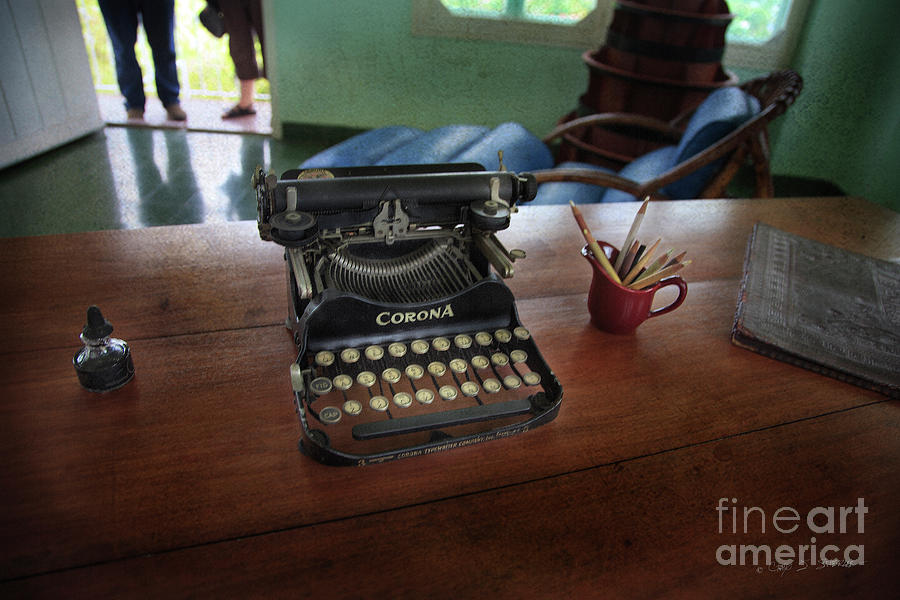 Hemingways Cuba Typewriter No. 6 Photograph by Craig J Satterlee