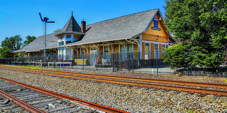 Hendersonville Depot Photograph by Dale R Carlson