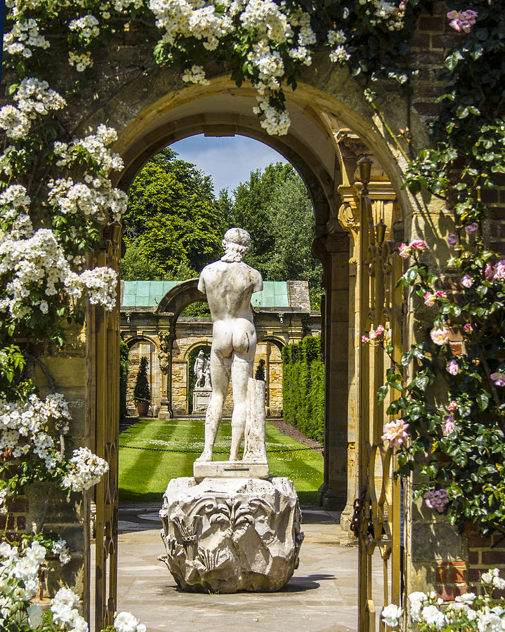 Hever Castle Garden Photograph by Suanne Forster