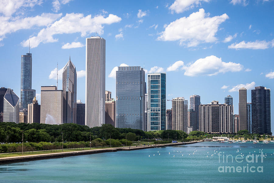Hi-Res Picture of Chicago Skyline and Lake Michigan Photograph by Paul Velgos