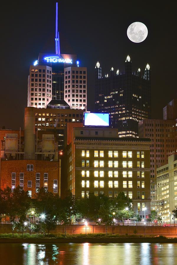 Pittsburgh Photograph - Highmark in Downtown Pittsburgh by Frozen in Time Fine Art Photography