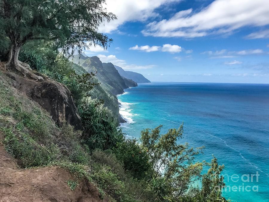 Hiking Napali Photograph by William Wyckoff