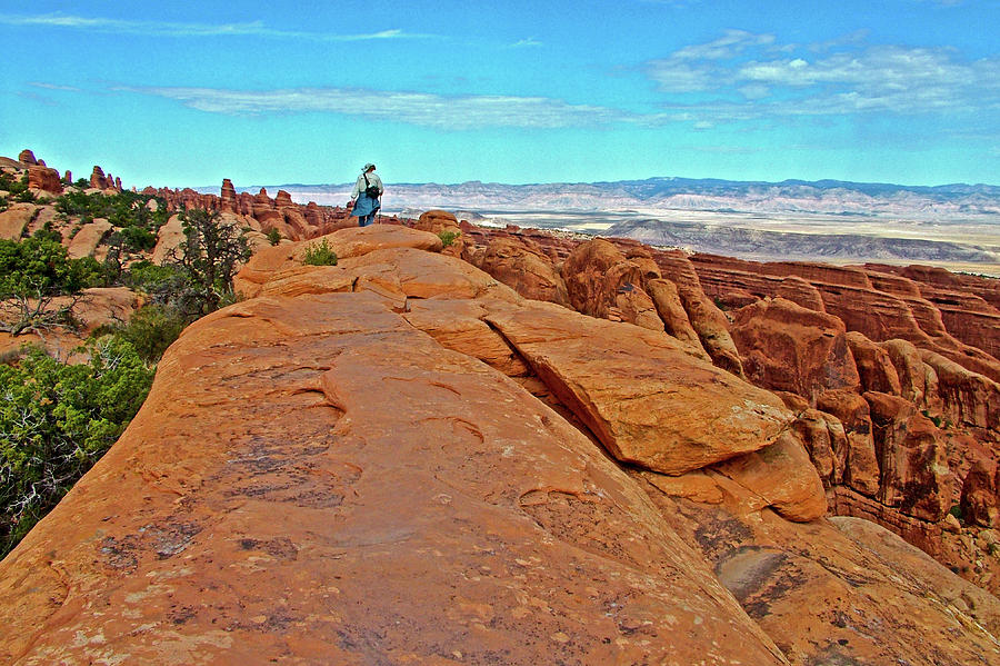 Hiking the Rock Fin on Devils Garden Trail in Arches National Park ...