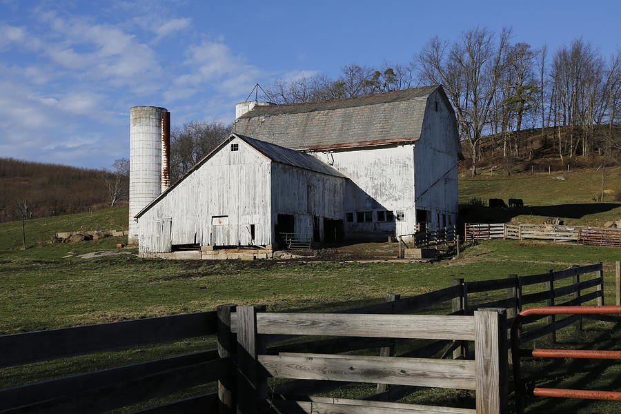 Hillside Barn Photograph by Jeff Roney | Fine Art America