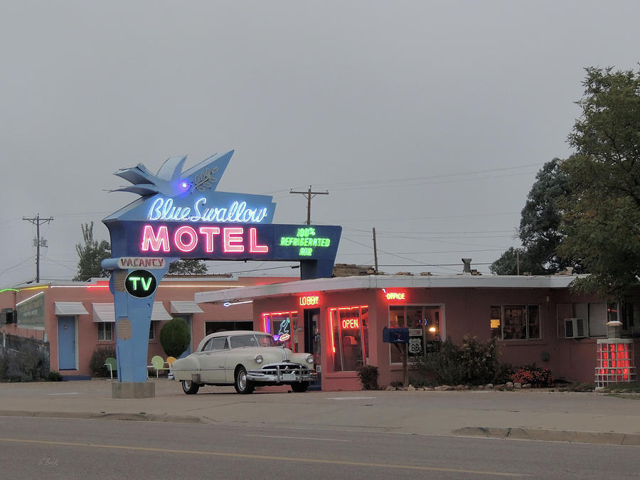 Historic Blue Swallow Motel Photograph by Gordon Beck