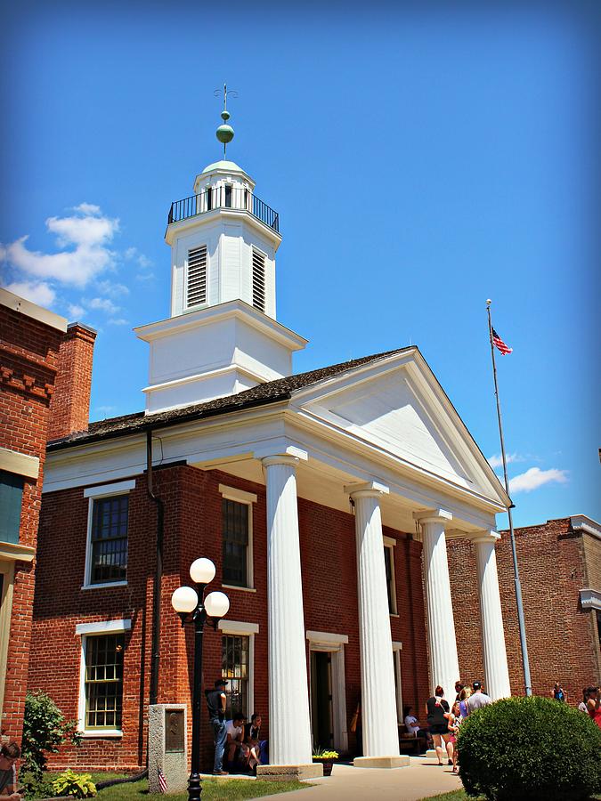 Historic Metamora Courthouse Photograph by Mary Pille - Fine Art America