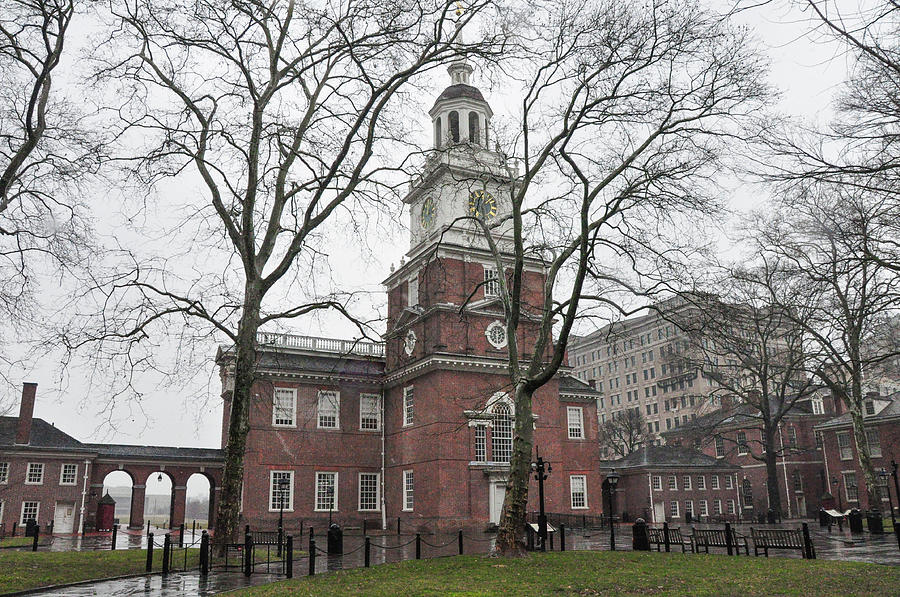 Historic Philadelphia - Independence Hall Photograph by Bill Cannon