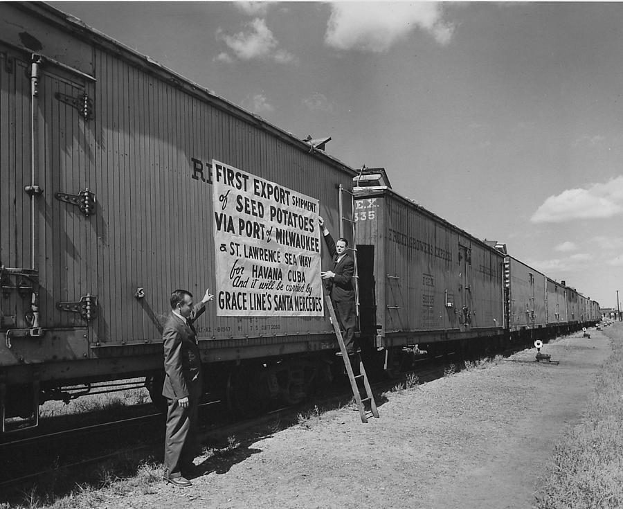 Historic Seed Potato Export to Cuba - 1959 Photograph by Chicago and North Western Historical Society