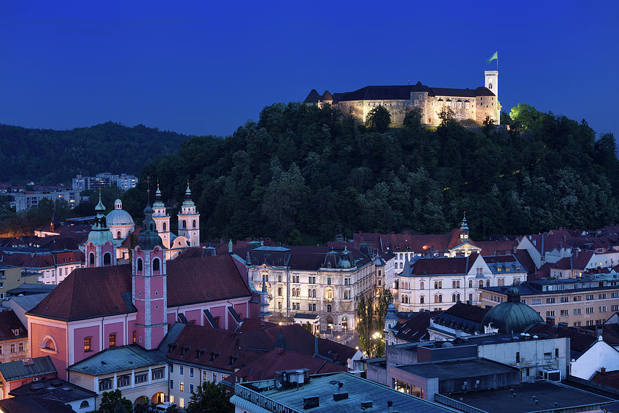 Hlltop Ljubljana Castle overlooking the old town of Ljubljana ca ...