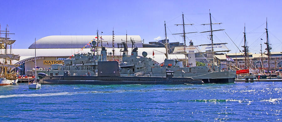 HMAS Onslow And HMAS Vampire D11 Photograph by Miroslava Jurcik