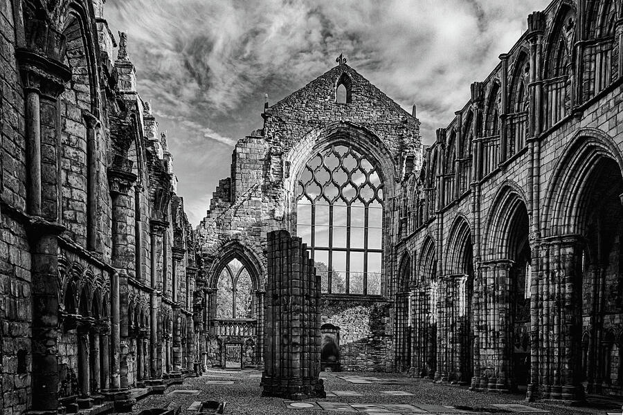 Holyrood Abbey Photograph by Guy Shultz