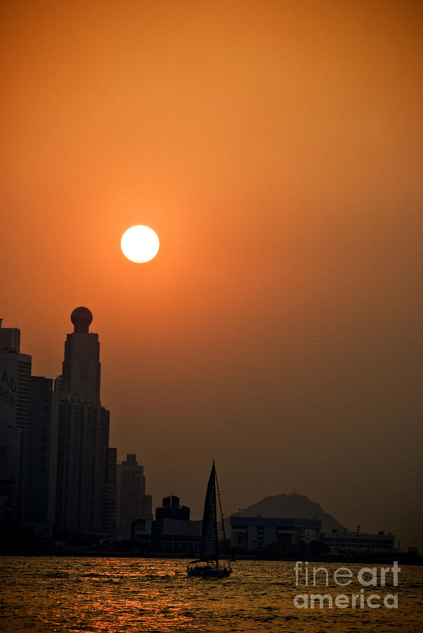 Sunset Photograph - Hong Kong Coast by Ray Laskowitz - Printscapes