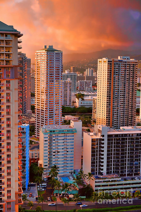 Honolulu at Sunset Photograph by Sue Melvin