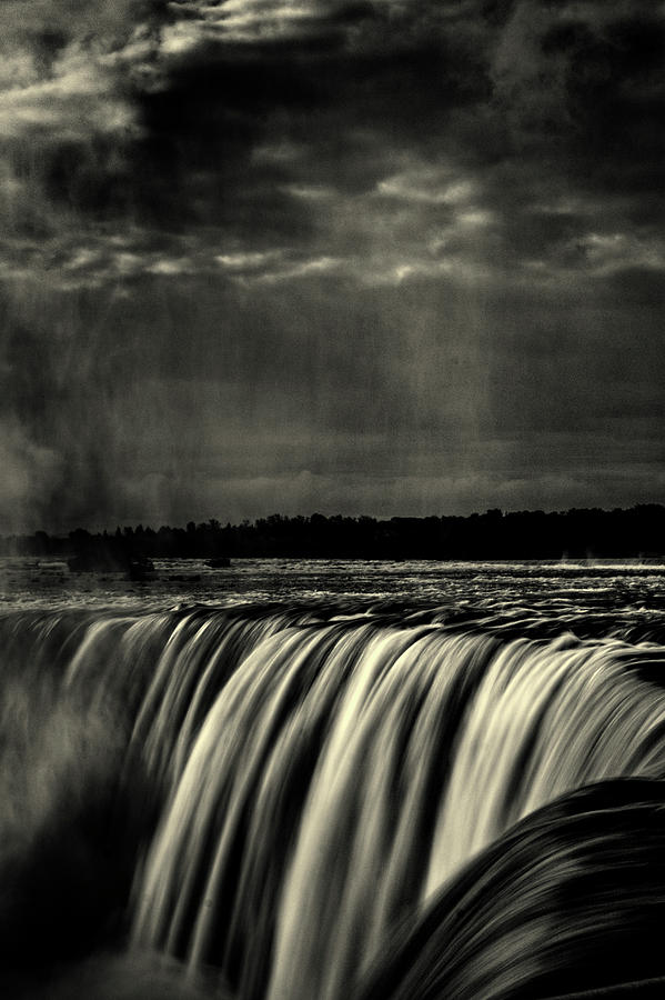 Horseshoe Falls B W Photograph by Roger Passman