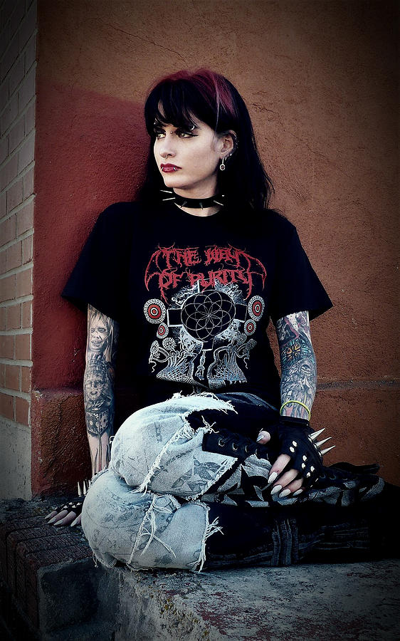 Hot Metal Girl Feral Sixty Nine 