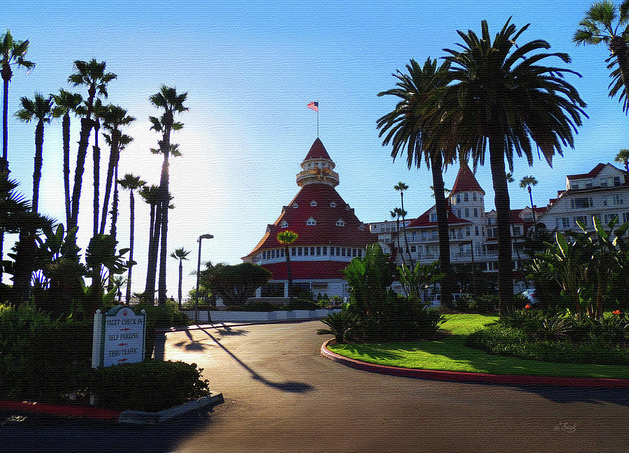 Hotel Del Coronado  Photograph by Gordon Beck
