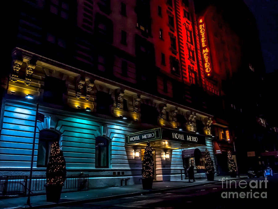 Hotel Metro, NYC Photograph by James Aiken
