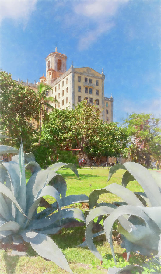 Hotel Nacional de Cuba Artistic Photograph by Joan Carroll