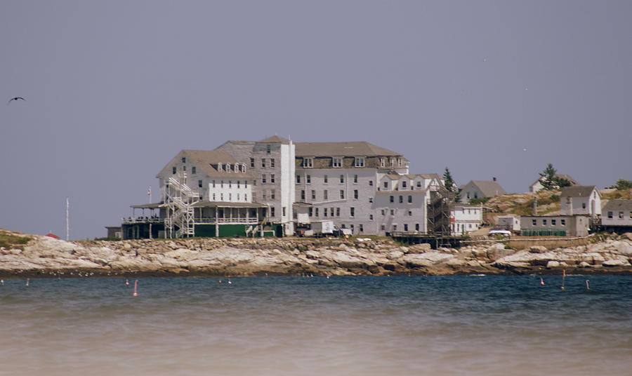 Hotel on Star Island Photograph by Lois Lepisto
