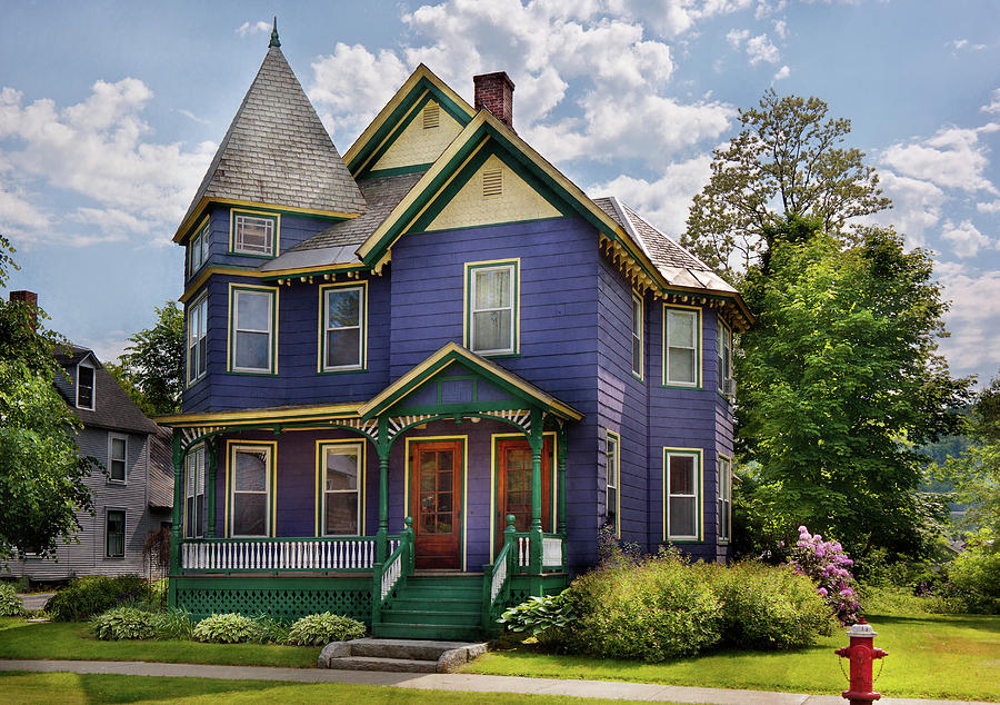 House - Victorian - Waterbury VT - There lived an old lady who lived in a house Photograph by Mike Savad