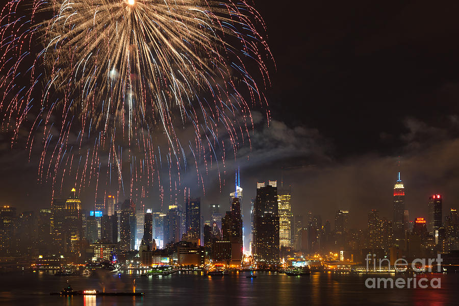 Hudson River Fireworks II Photograph by Clarence Holmes Fine Art America