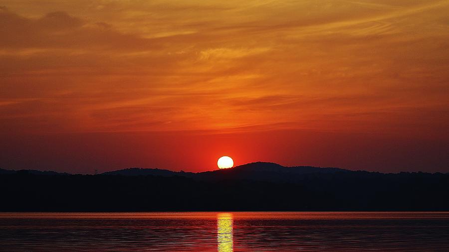 Hudson Sunrise Reflection Photograph by Thomas McGuire
