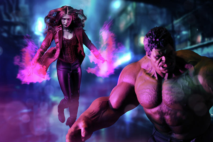 Hulk and Scarlet Witch Photograph by Pete Tapang